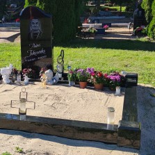 Graniidist hauapiire - Hauapiirded | Hauakivid | Hauaplaadid - Hauakivi Salong OÜ