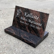 Hauaplaat koos graniidist alusega | Mahla 64, Männikul, Tallinnas