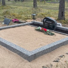 Pesubetoonist hauapiirded - Hauapiirded | Hauakivid | Hauaplaadid - Hauakivi Salong OÜ