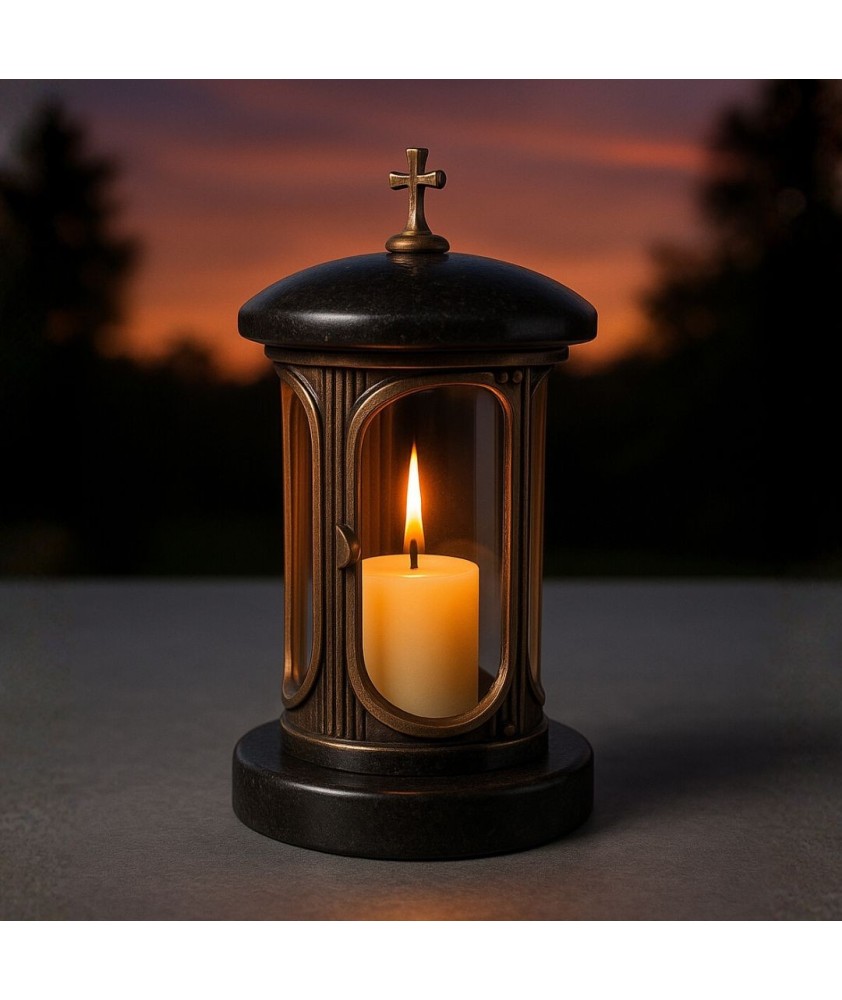 Гранитный могильный фонарь